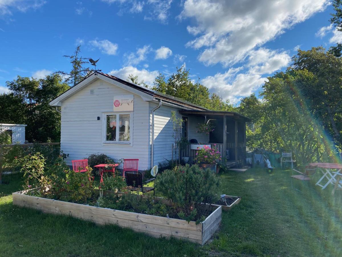 Stuga Centrala Faerjestaden Med Gangavstand Till Det Mesta Exterior foto